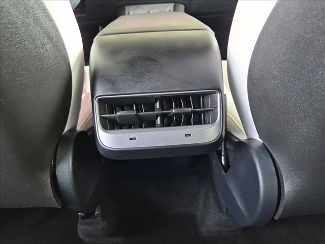 Used 2024 Tesla Model Y Long Range RWD image 18