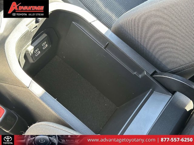Used 2024 Toyota RAV4 LE AWD/4WD image 34