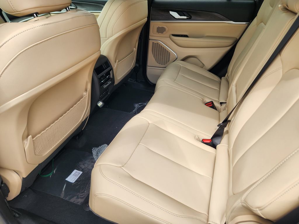 New 2026 Jeep Grand Cherokee Limited image 19