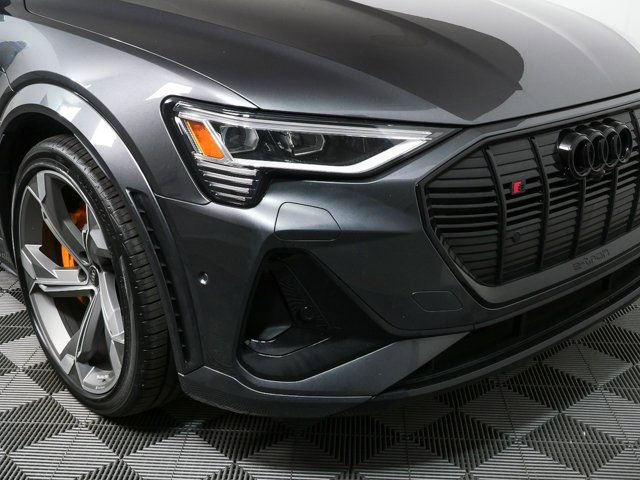 Certified 2023 Audi e-tron S Premium Plus w/ Black Optic Package AWD/4WD image 39