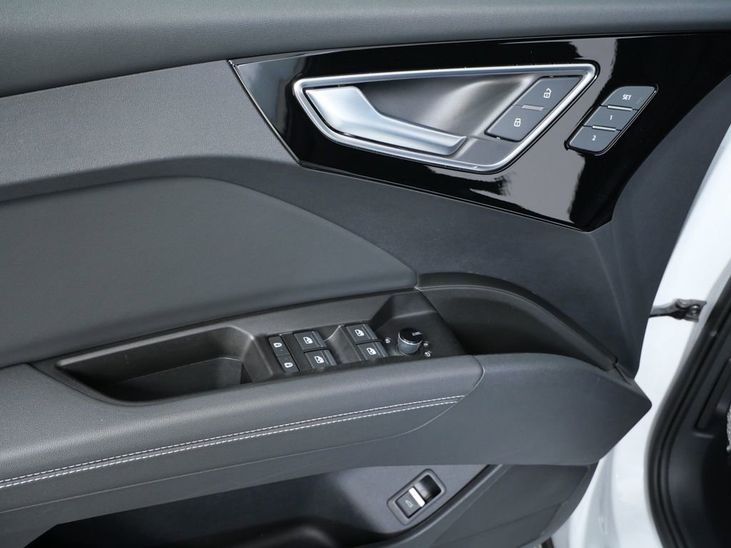 Certified 2025 Audi Q4 e-tron Prestige w/ Sport Package image 6