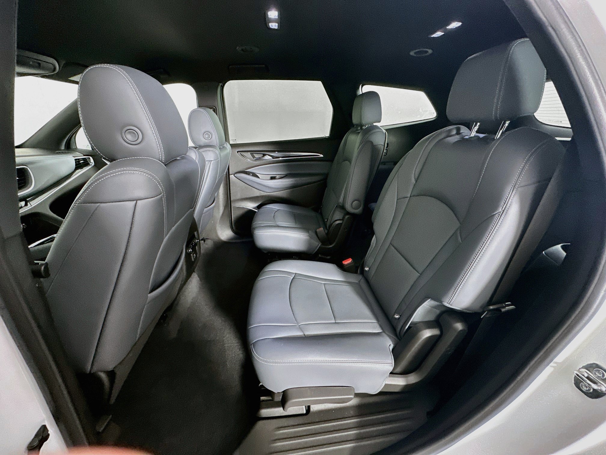 Used 2023 Buick Enclave Essence FWD image 27