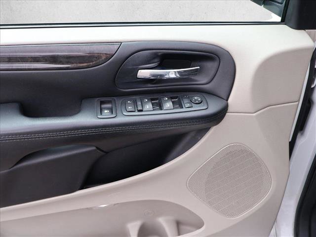 Used 2016 Dodge Grand Caravan SE w/ Quick Order Package 29E SE image 10