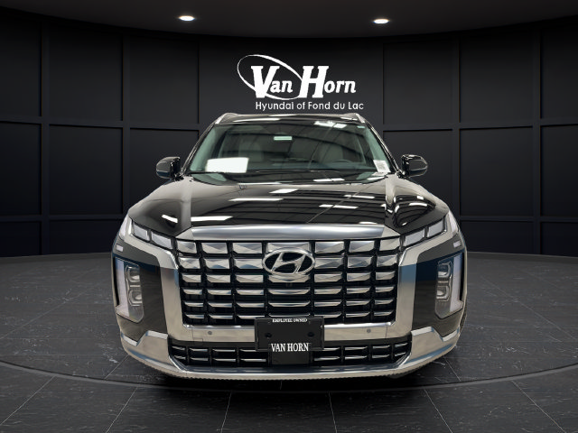 Used 2025 Hyundai Palisade Calligraphy FWD image 2