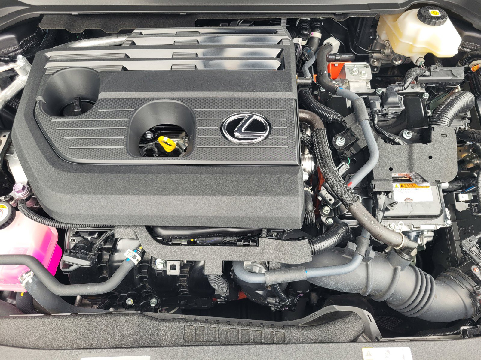 Certified 2025 Lexus UX 300h FWD w/ Accessory Package (Z2) image 28