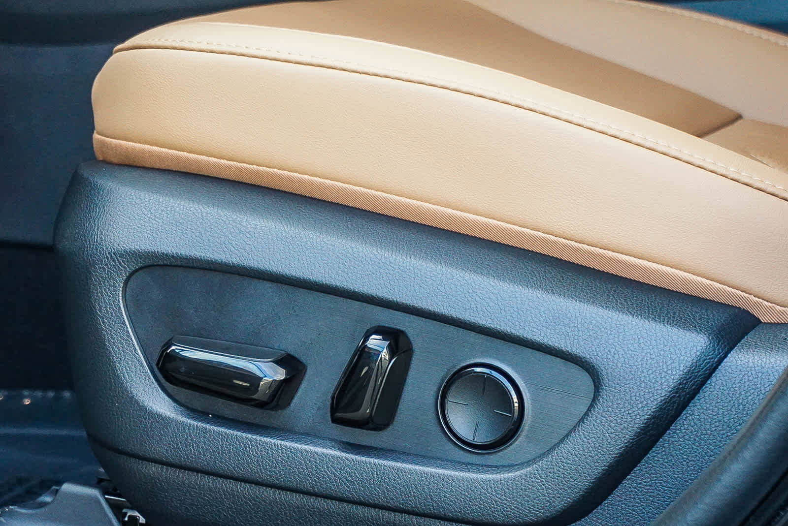 New 2026 Lexus NX 450h+ AWD w/ Luxury Package image 21