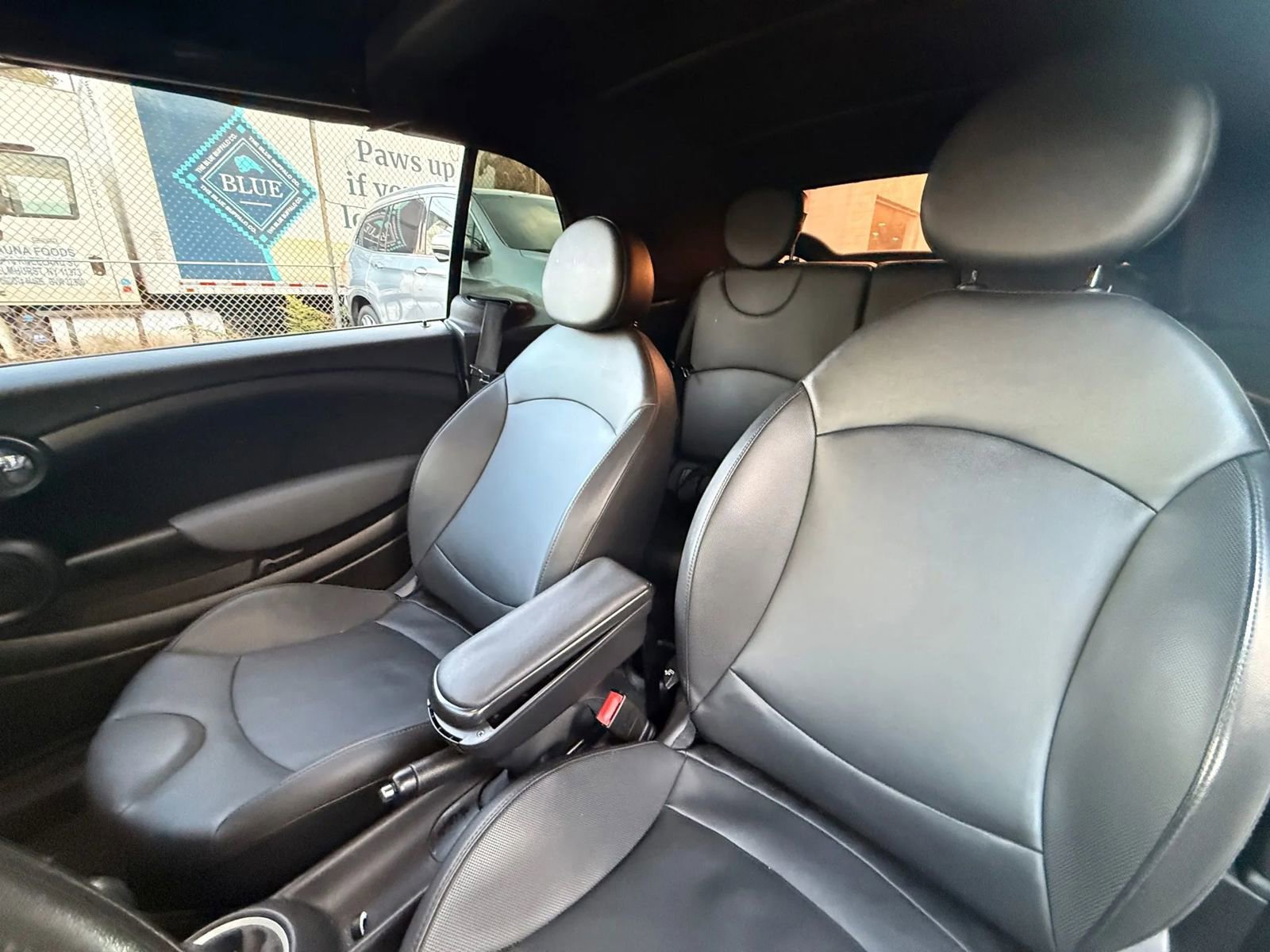 Used 2011 MINI Cooper Convertible image 11