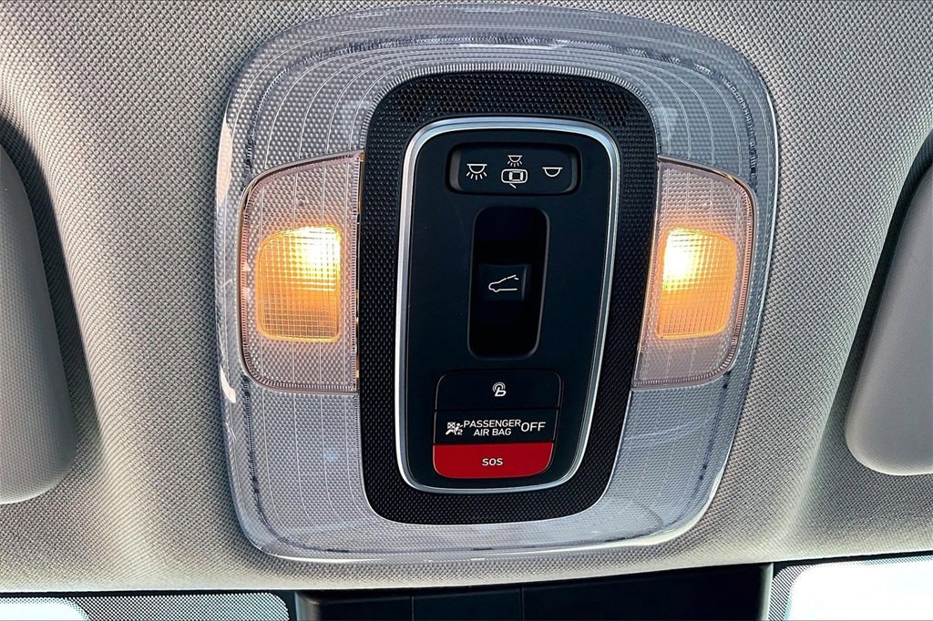 Used 2022 Hyundai Elantra Limited image 28