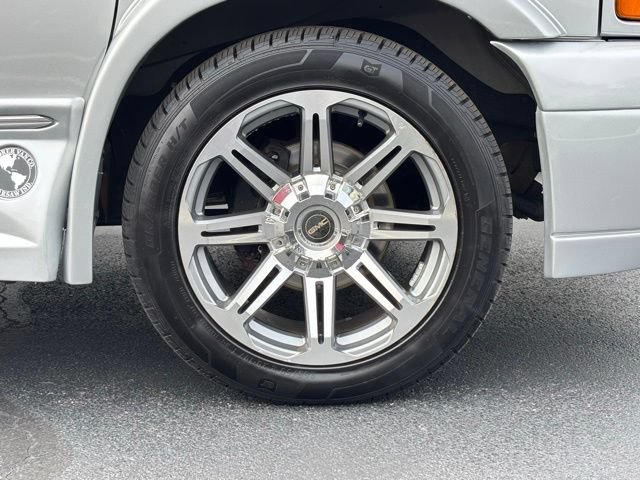 Used 2020 GMC Savana 2500 Extended w/ Enhanced Convenience Package RWD image 51