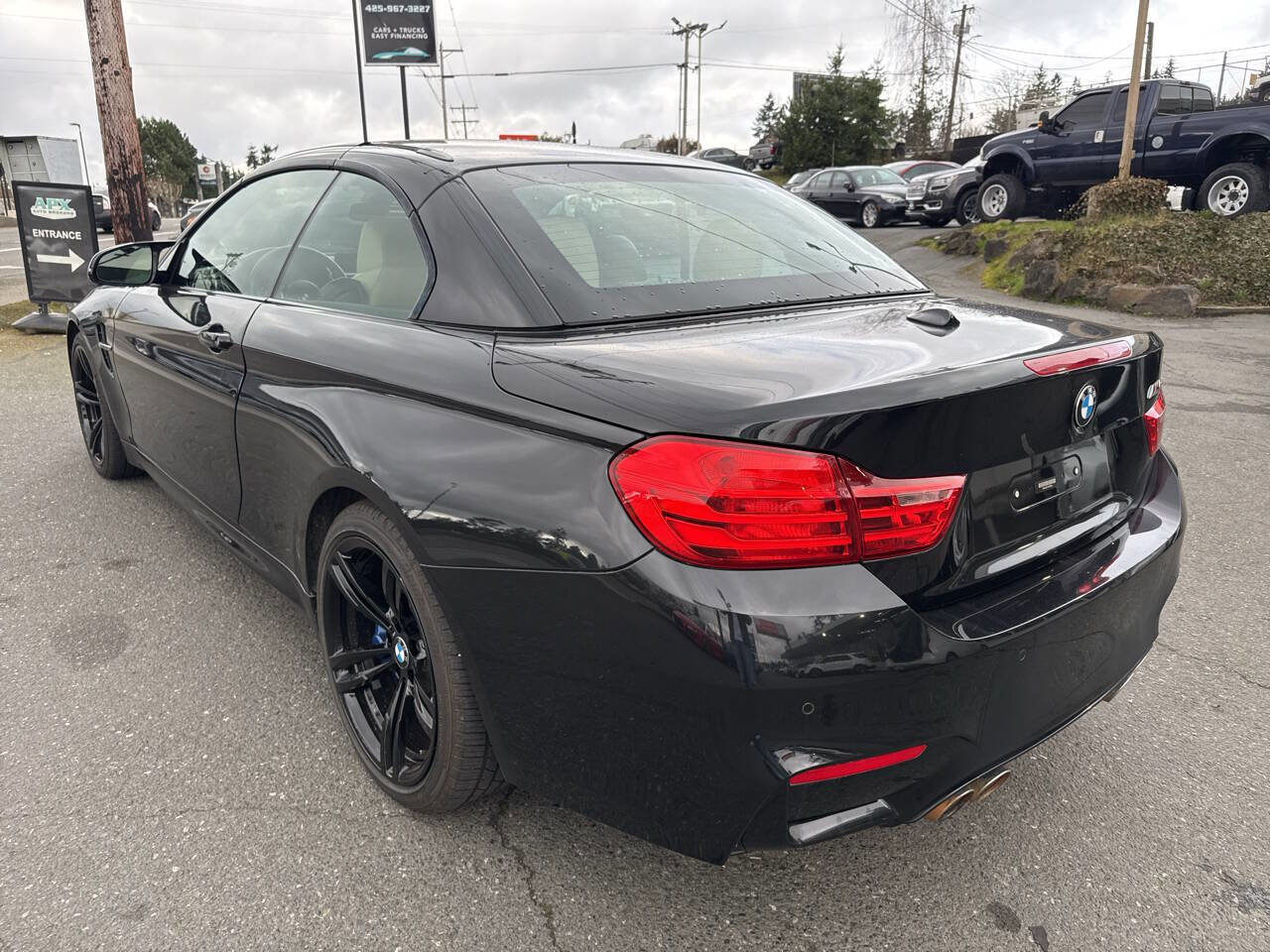 Used 2016 BMW M4 Convertible RWD image 4
