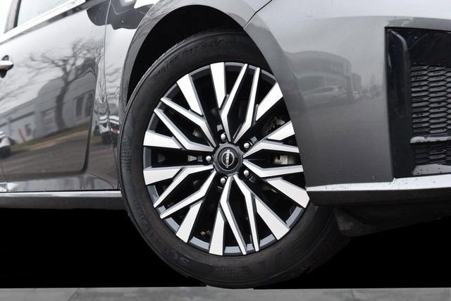 Certified 2025 Nissan Altima 2.5 SV image 3