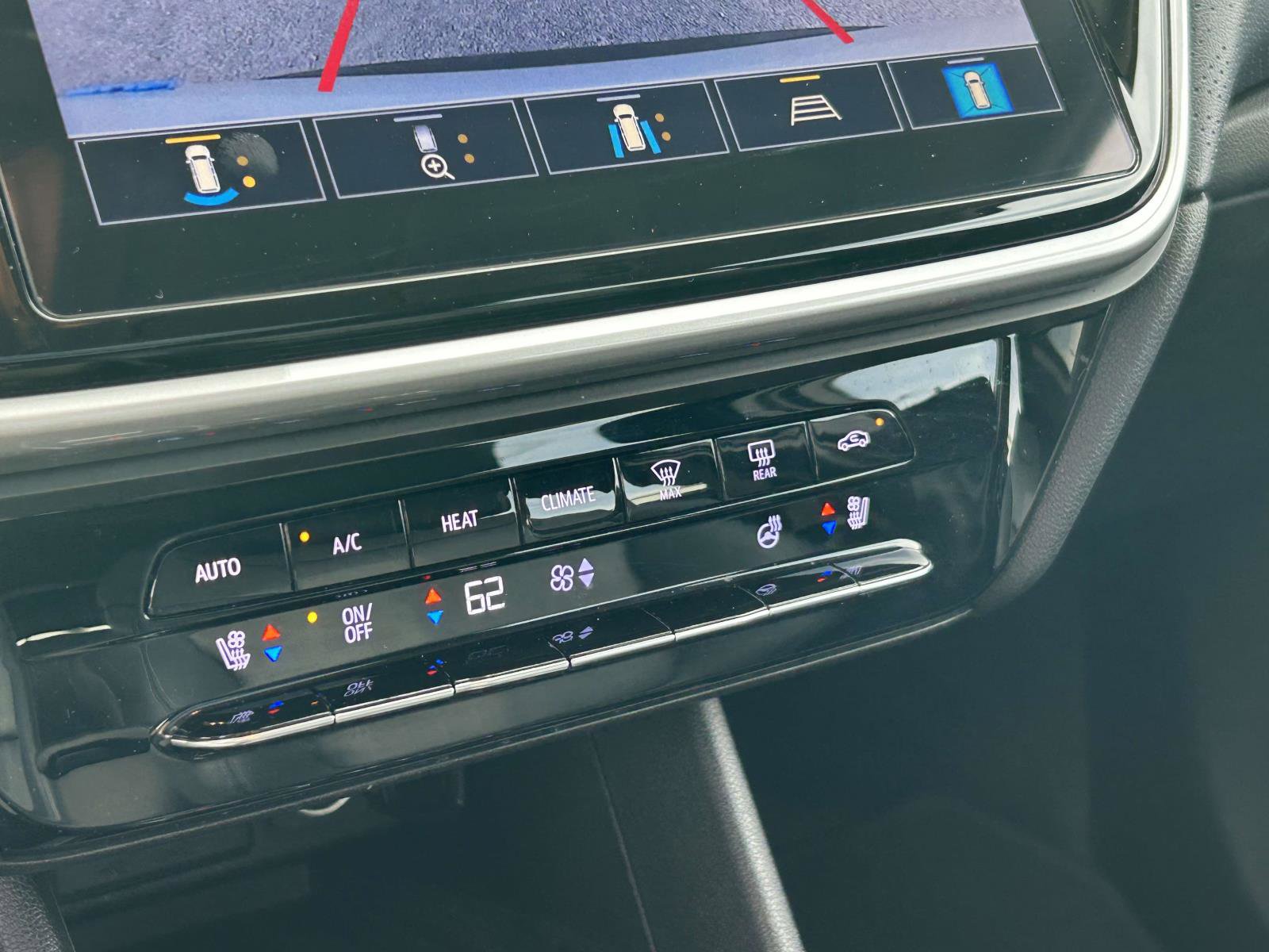 Used 2022 Chevrolet Bolt EUV Premier w/ Sun & Sound Package image 26