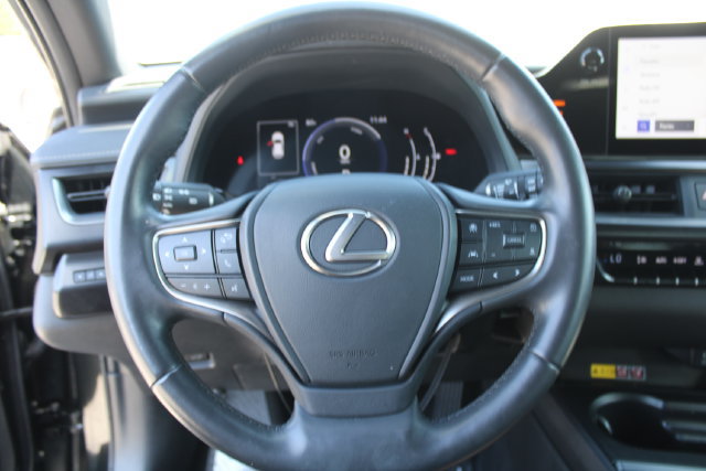 Used 2025 Lexus UX 300h FWD w/ Accessory Package (Z2) image 15