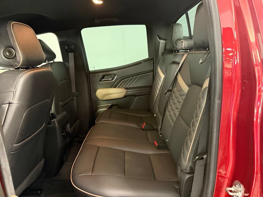 Used 2025 GMC Canyon Denali AWD/4WD image 18