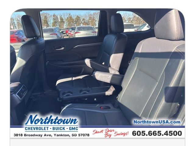Used 2018 Toyota Highlander Limited image 38