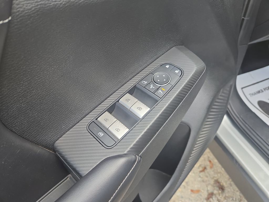 Used 2024 Mitsubishi Outlander SE image 13