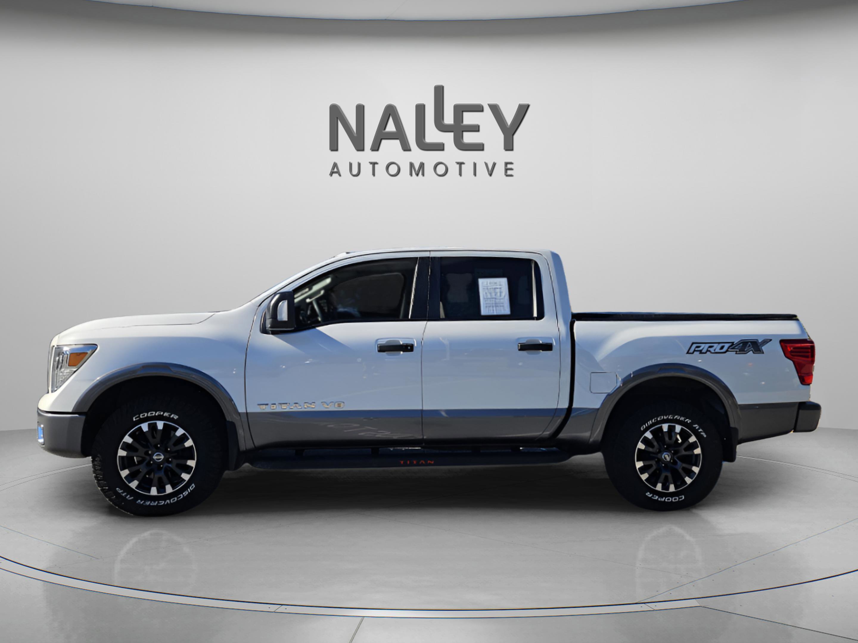 Used 2018 Nissan Titan PRO-4X image 2