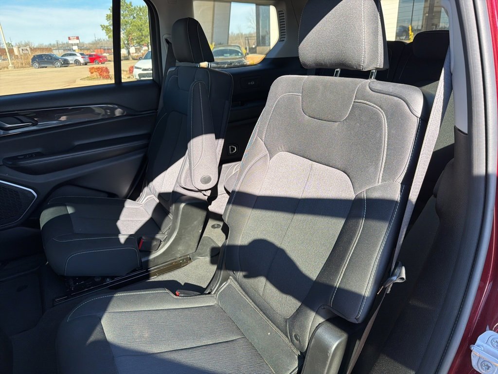 Used 2021 Jeep Grand Cherokee L Laredo w/ Luxury Tech Group I image 15