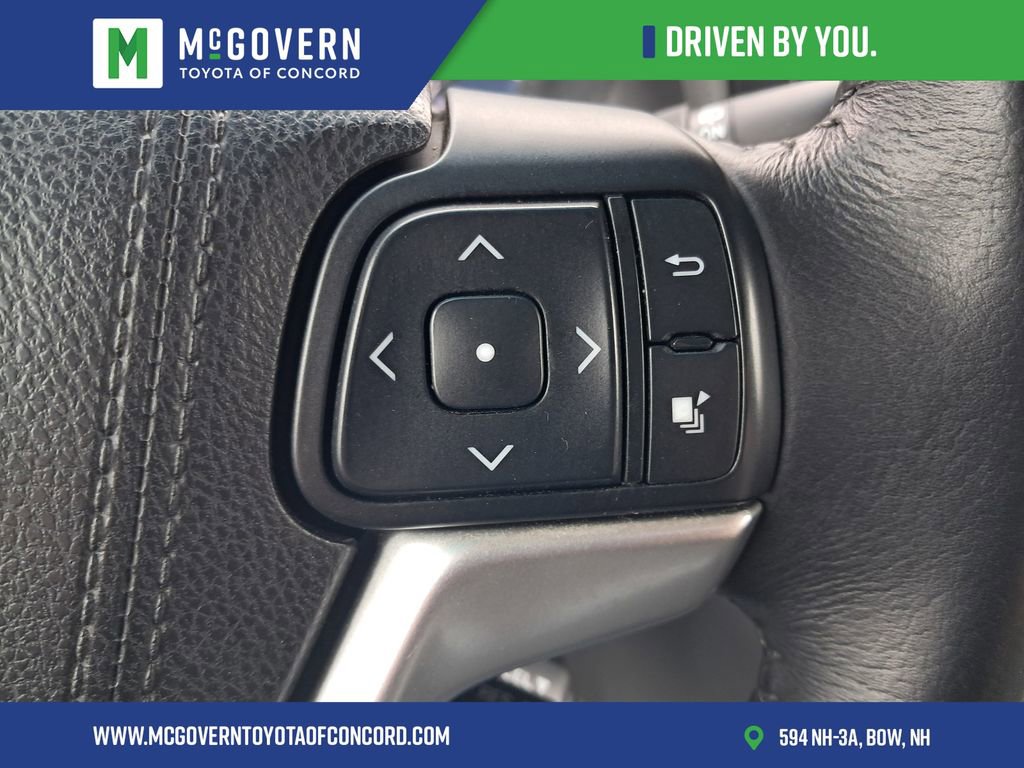 Used 2015 Toyota Sienna XLE w/ XLE Navigation Package FWD image 20