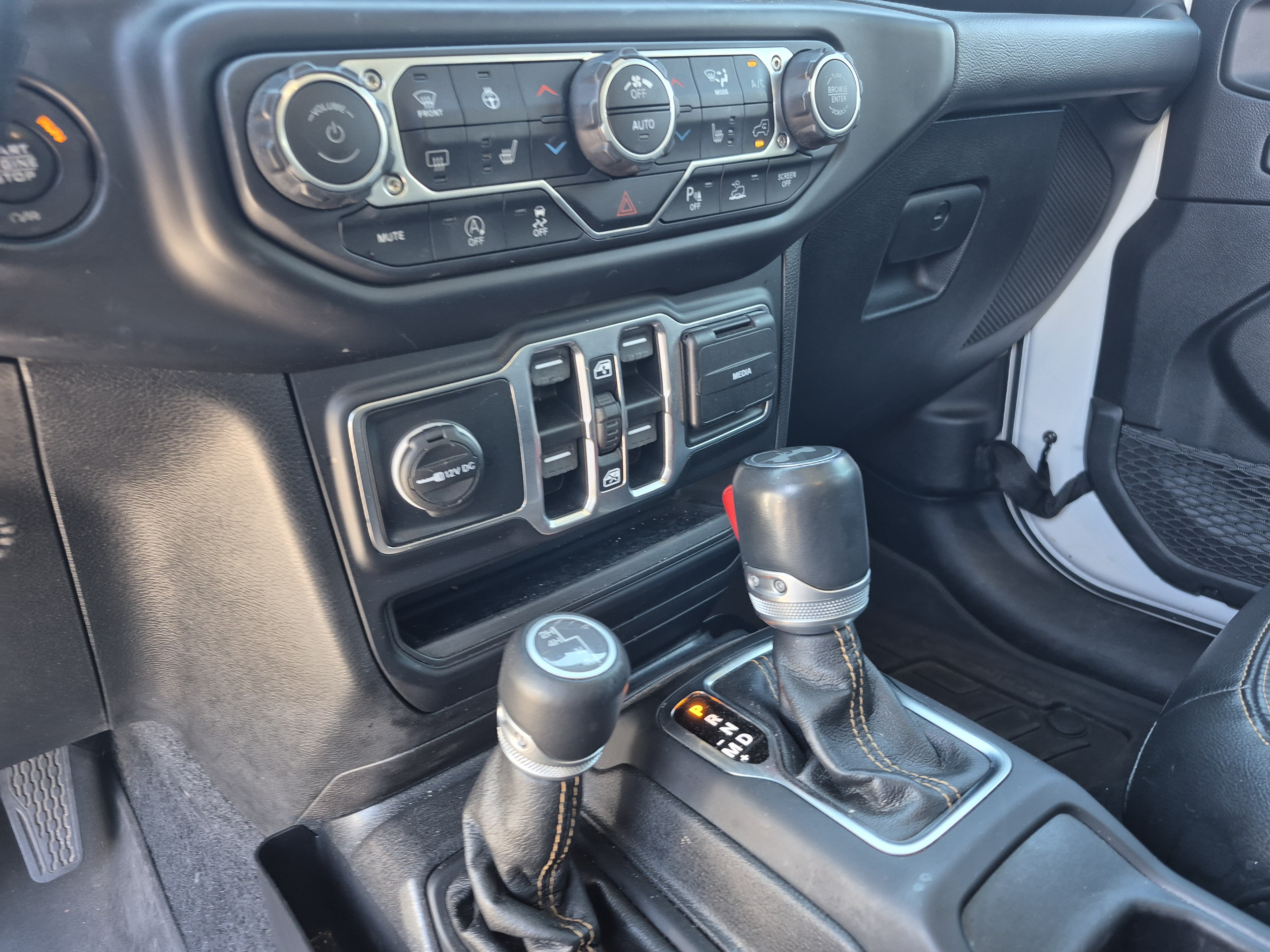 Used 2021 Jeep Wrangler Unlimited Sahara AWD/4WD image 12