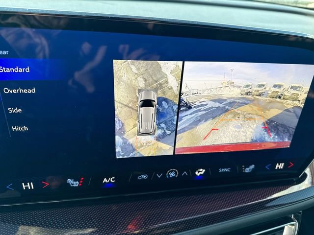 Used 2025 Chevrolet Traverse Z71 w/ Driver Confidence Package image 17