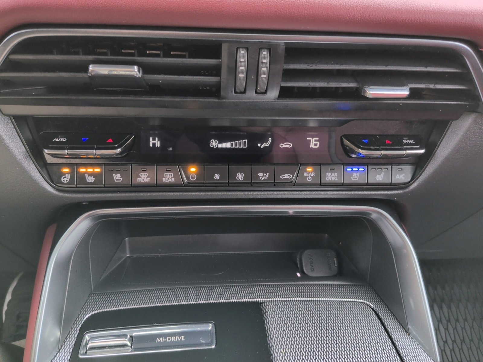 Certified 2025 MAZDA CX-70 Plug-In Hybrid w/ Premium Plus image 32