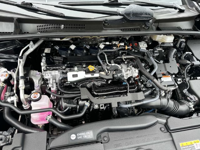 Used 2025 Toyota Prius LE FWD image 37