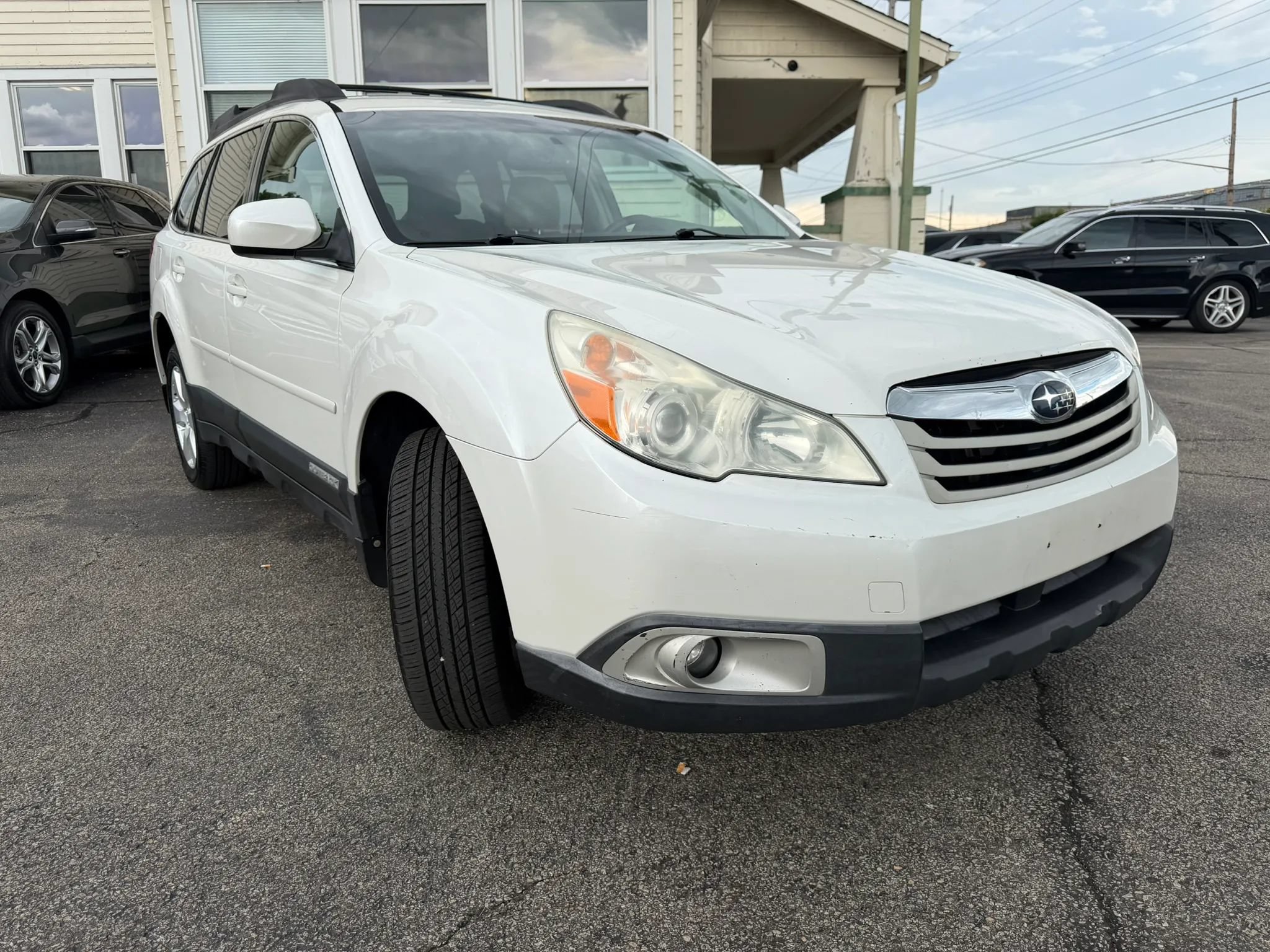 Used 2011 Subaru Outback 2.5i Premium w/ All-Weather Pkg AWD/4WD image 23