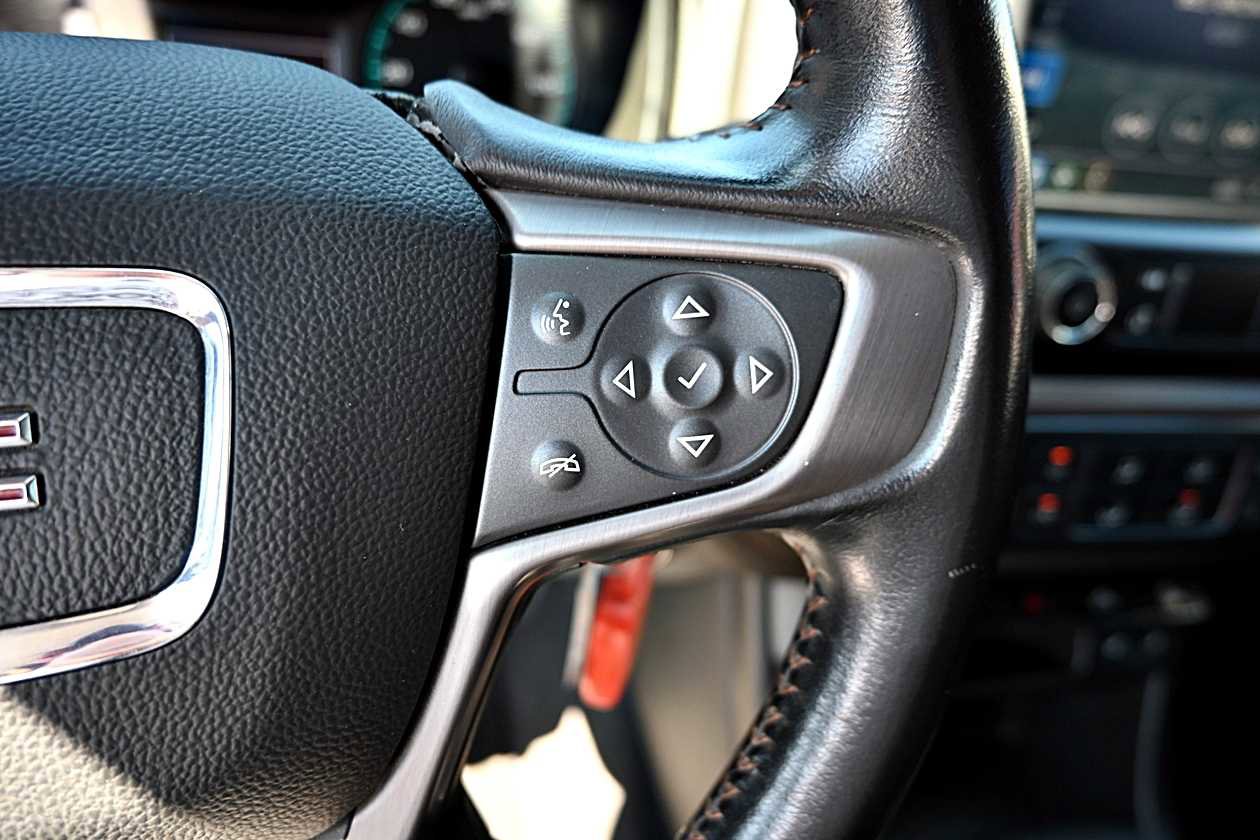 Used 2021 GMC Canyon AT4 image 22