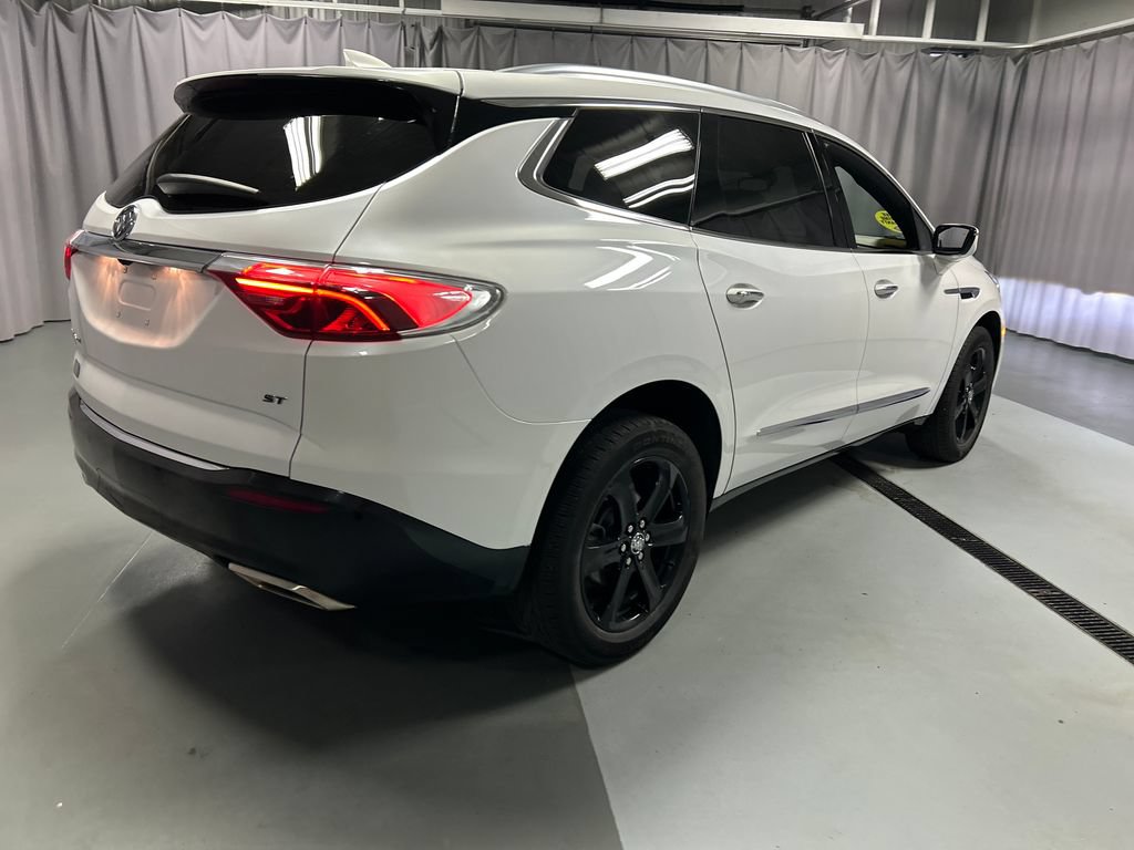 Used 2024 Buick Enclave Essence w/ Sport Touring Edition FWD image 7