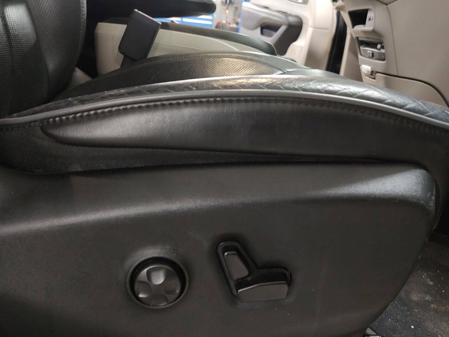 Used 2019 Chrysler Pacifica Limited image 5