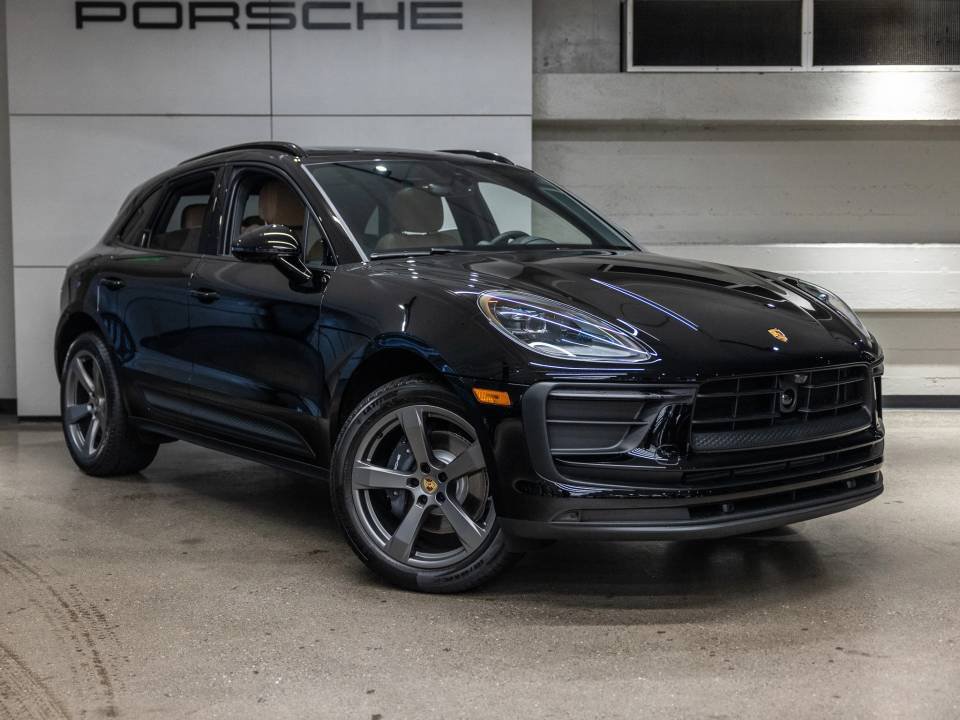 Certified 2026 Porsche Macan AWD/4WD image 10