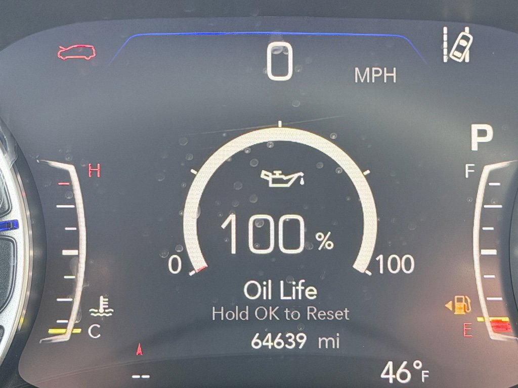 Used 2024 Chrysler Pacifica Touring-L image 10