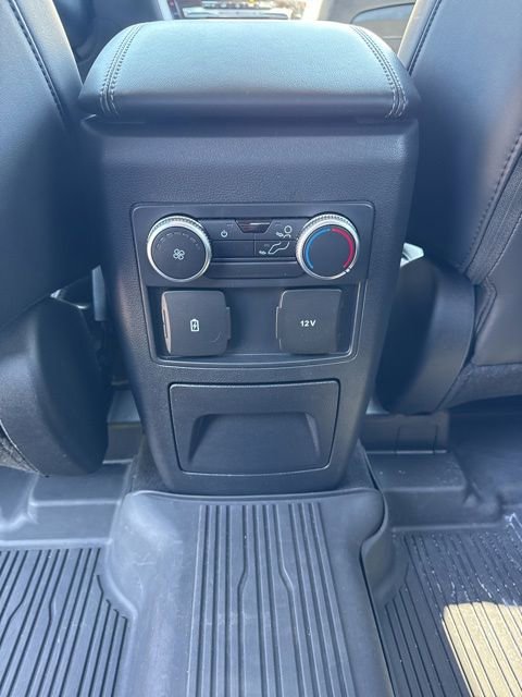 Used 2022 Ford Explorer XLT w/ Equipment Group 202A AWD/4WD image 16