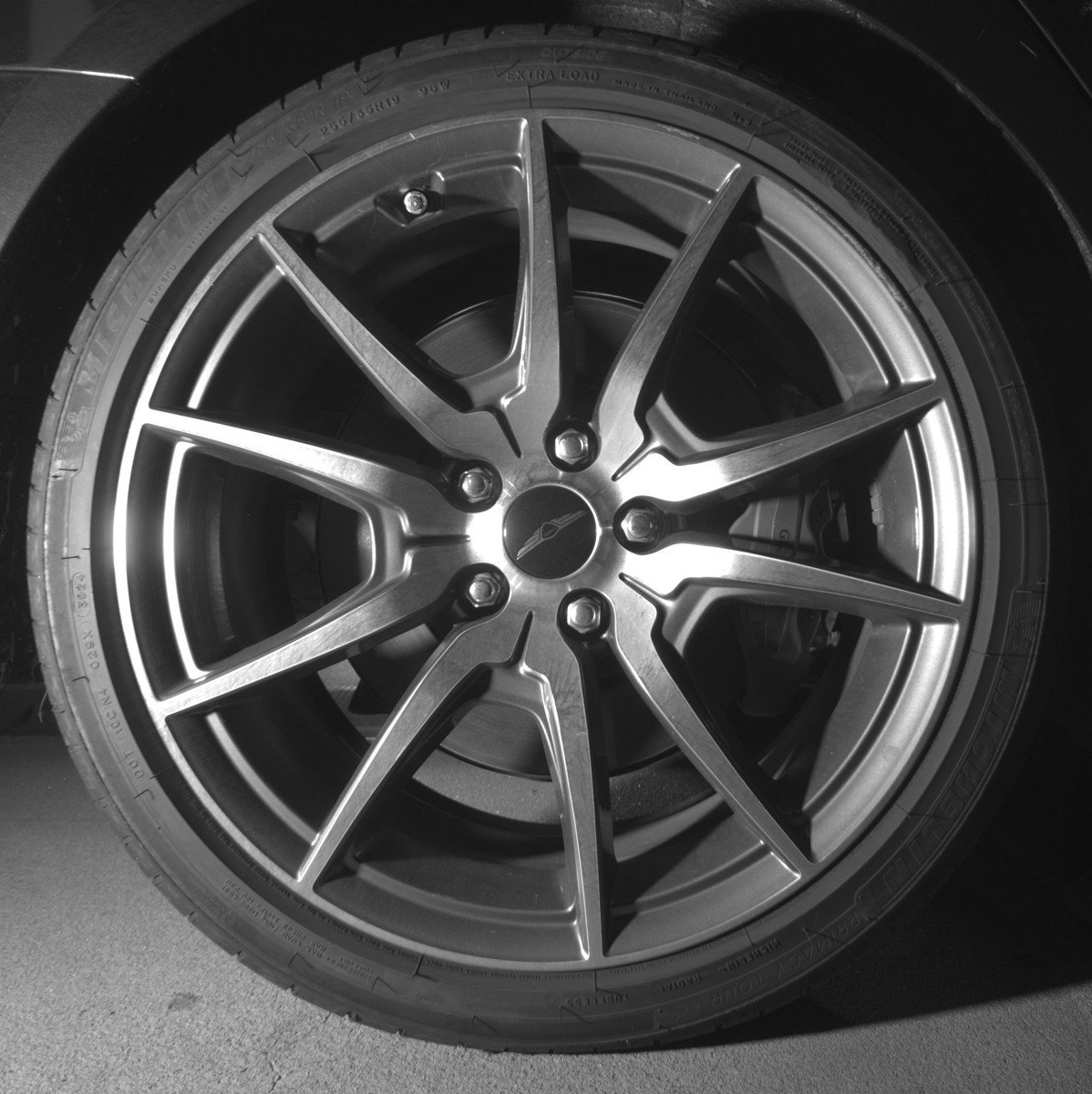 Used 2025 Genesis G70 2.5T image 15