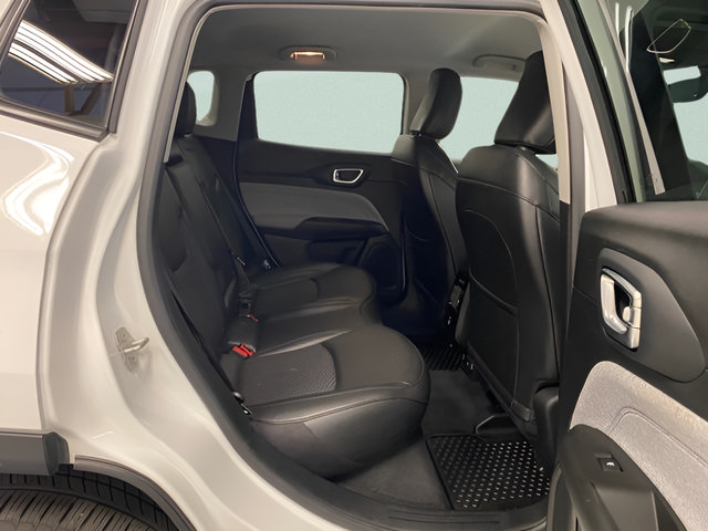 Used 2022 Jeep Compass Latitude w/ Convenience Group AWD/4WD image 24