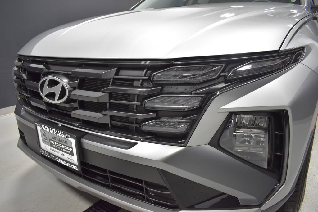 Used 2025 Hyundai Tucson SE image 11