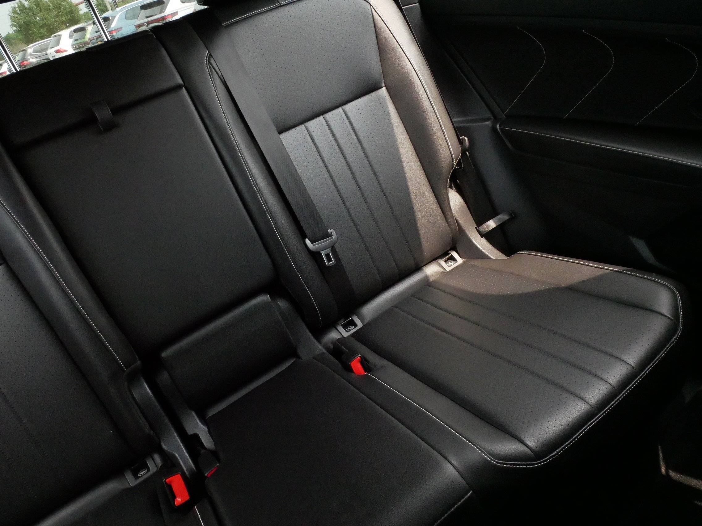 Certified 2023 Volkswagen Tiguan SE R-Line AWD/4WD image 14