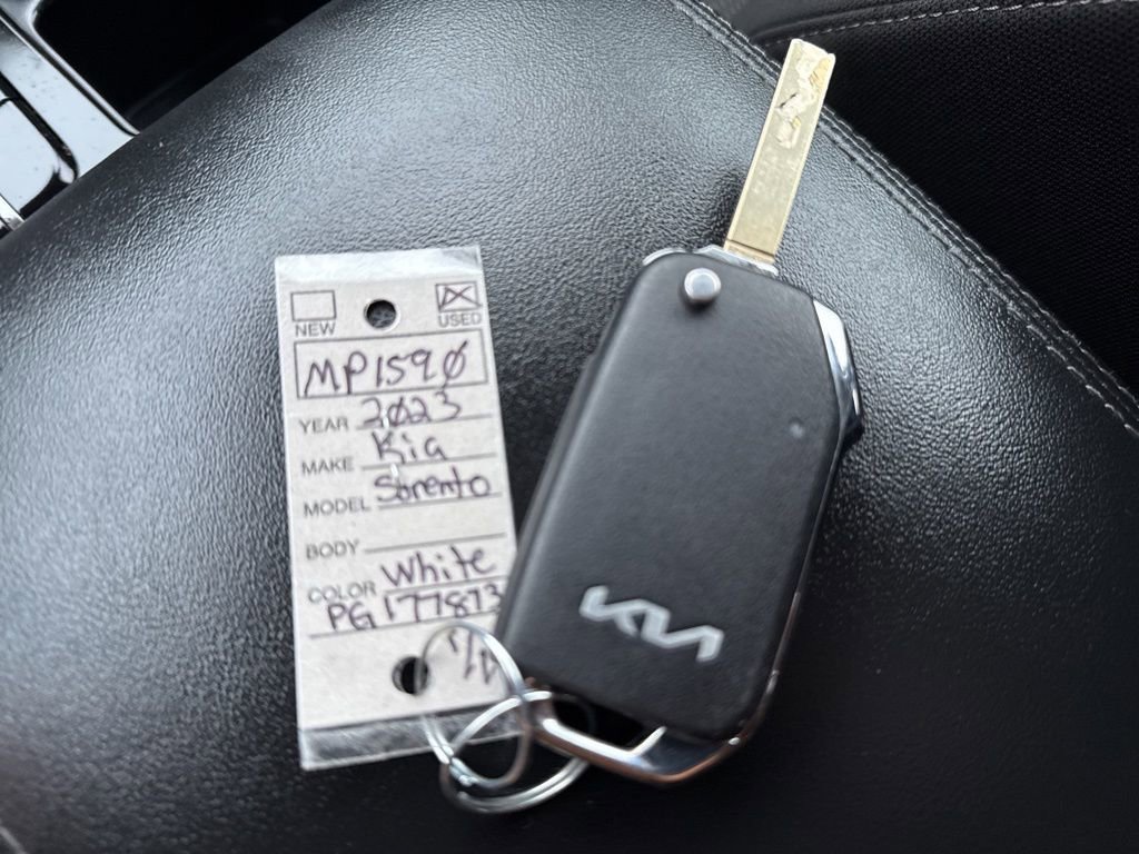 Used 2023 Kia Sorento LX image 29