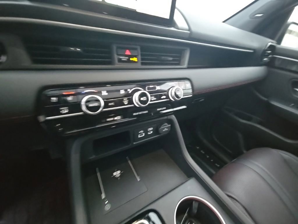Used 2025 Honda Pilot Black Edition image 22
