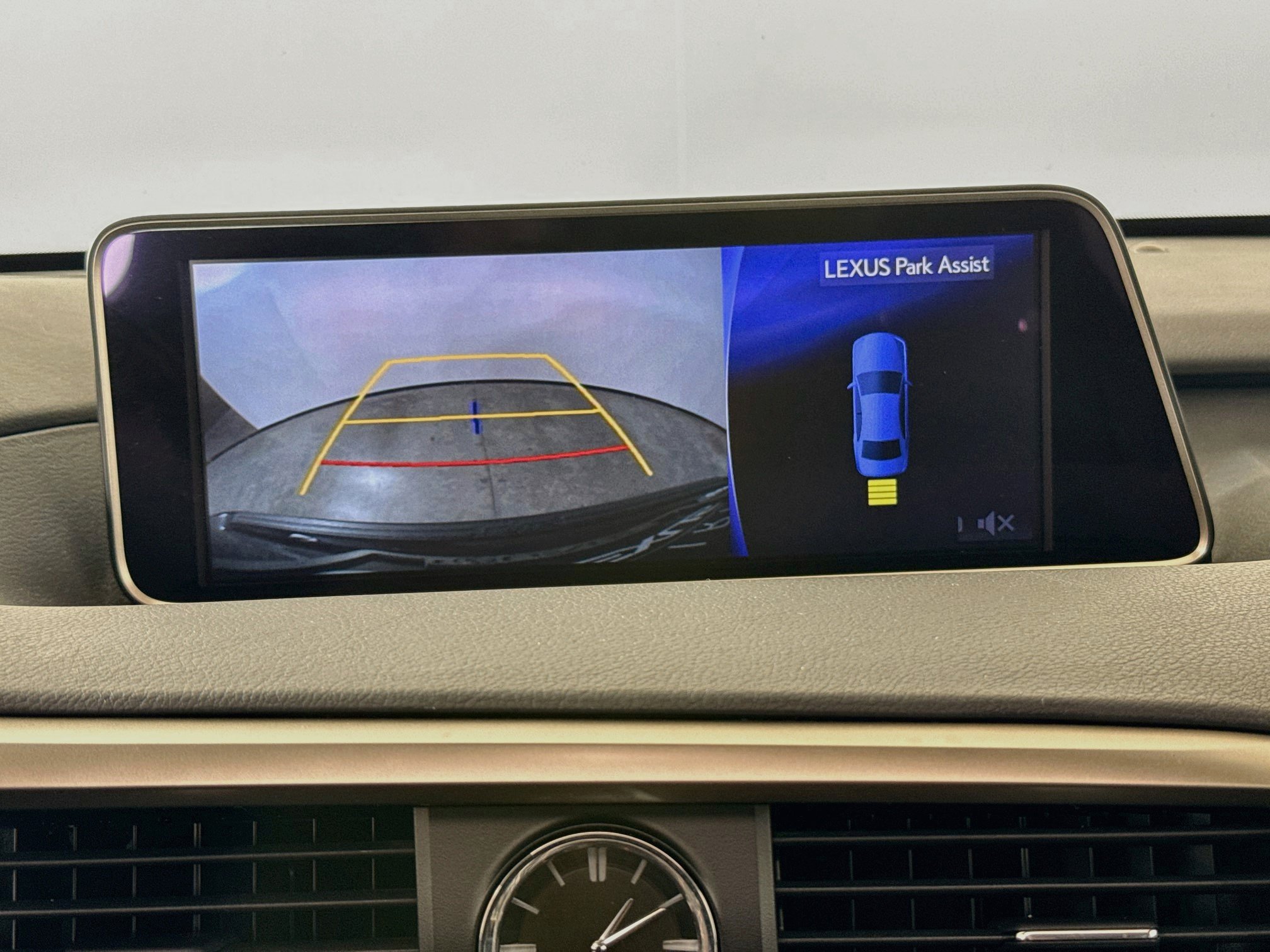 Used 2019 Lexus RX 350L AWD image 17