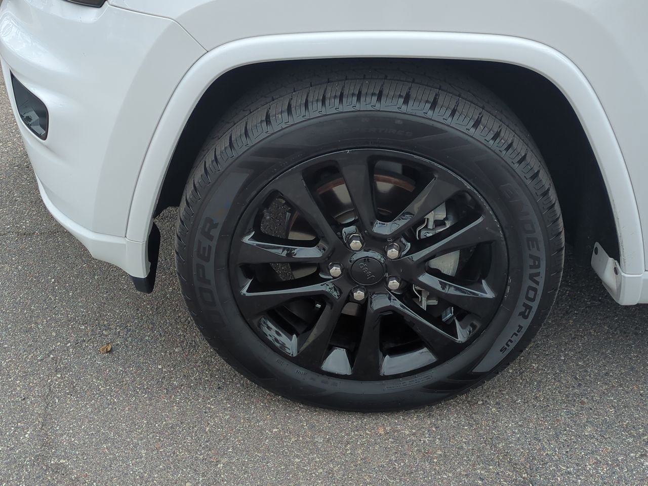 Used 2018 Jeep Grand Cherokee Altitude RWD image 33
