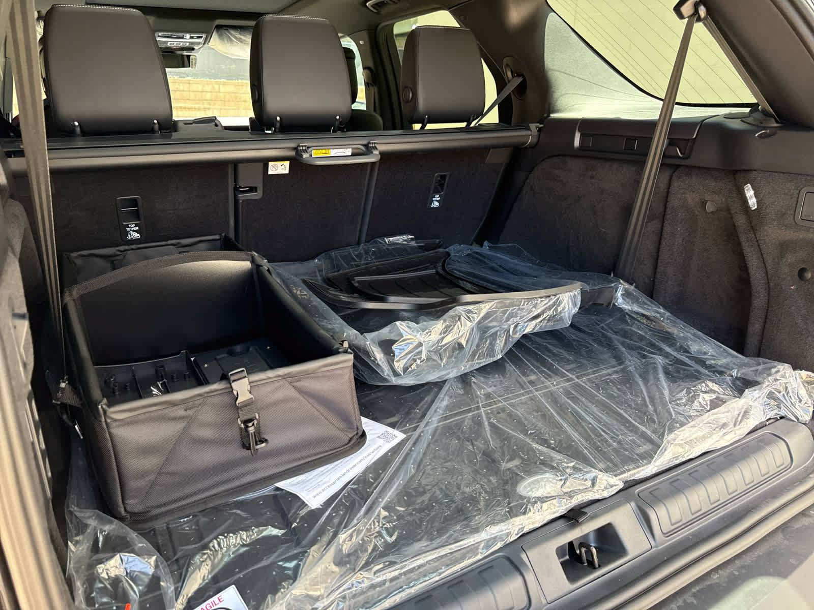 Used 2025 Land Rover Discovery S AWD/4WD image 18