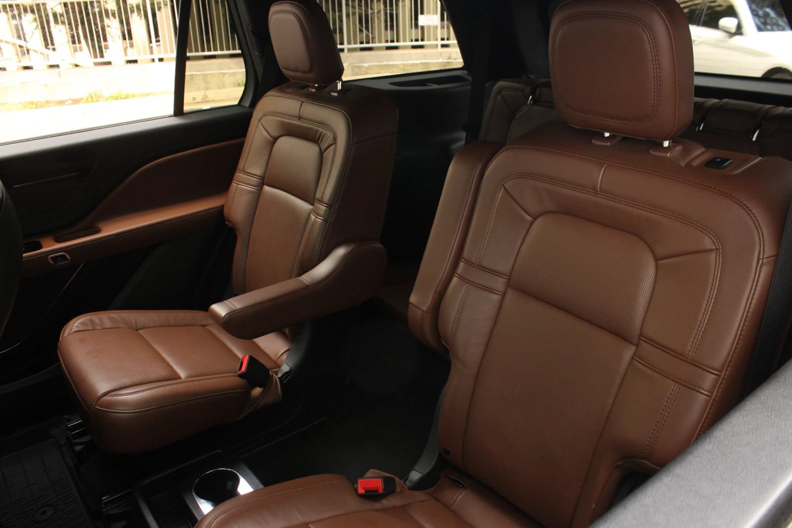 Used 2023 Lincoln Aviator Reserve w/ Equipment Group 201A AWD/4WD image 16