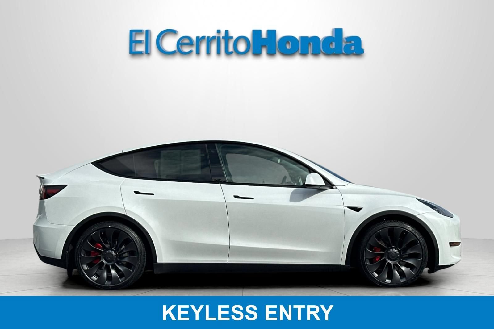 Used 2022 Tesla Model Y Performance AWD/4WD image 2