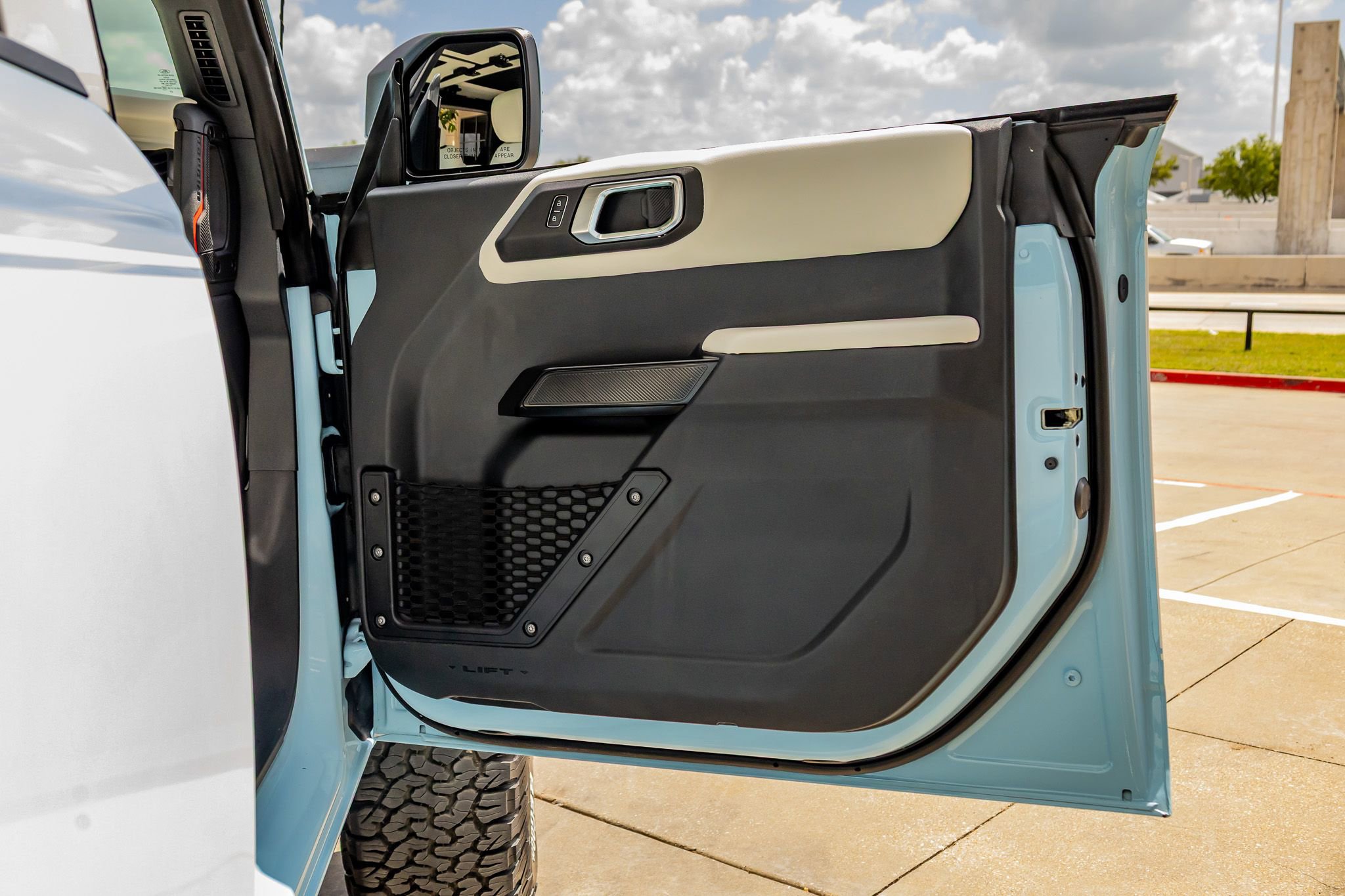 Used 2025 Ford Bronco Heritage Edition image 36