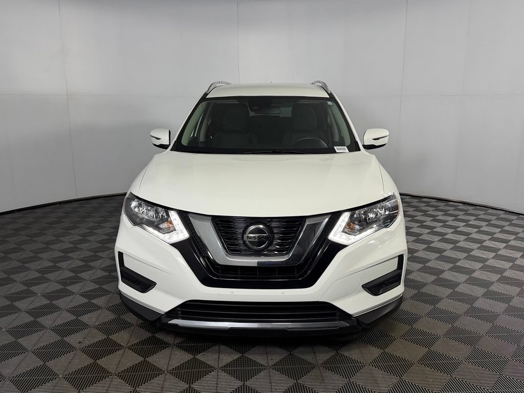 Used 2020 Nissan Rogue SV FWD image 3