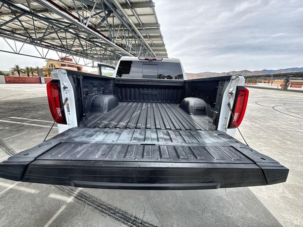 Used 2024 GMC Sierra 1500 AT4 w/ Technology Package AWD/4WD image 17