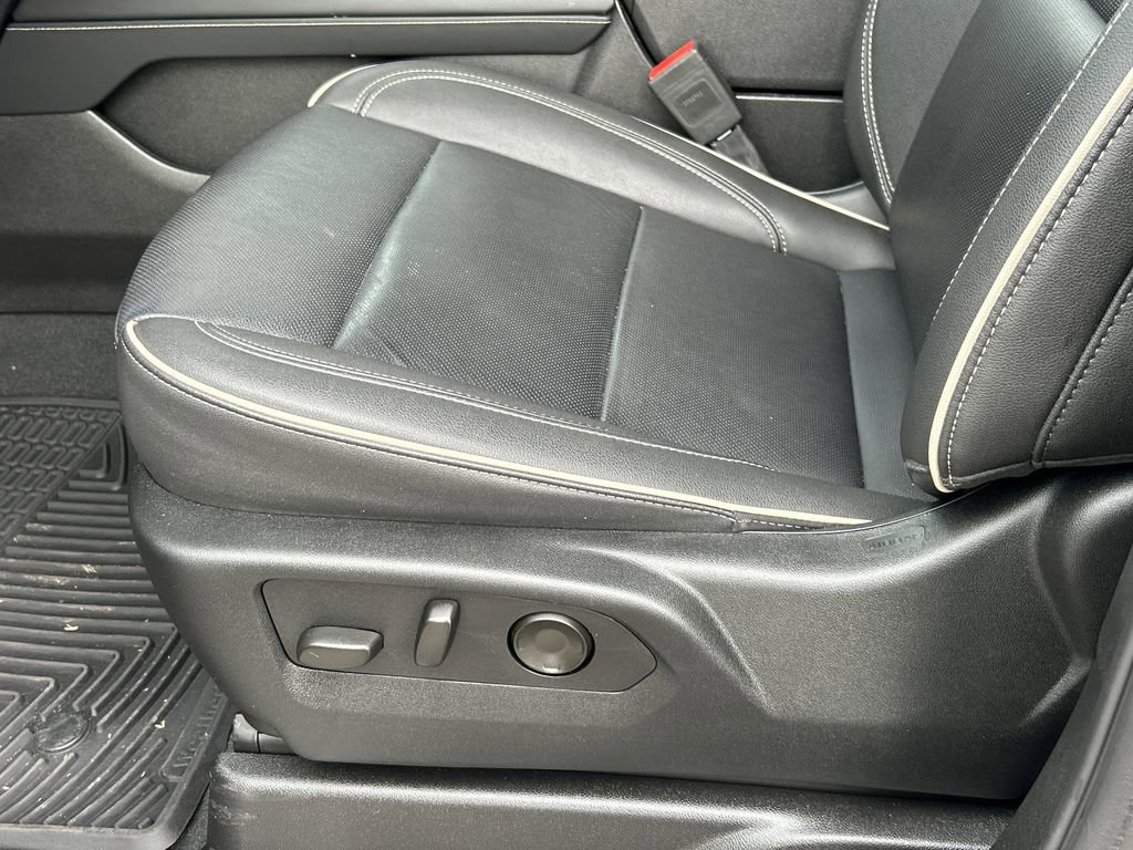 Certified 2024 GMC Yukon XL SLT w/ SLT Luxury Package image 22