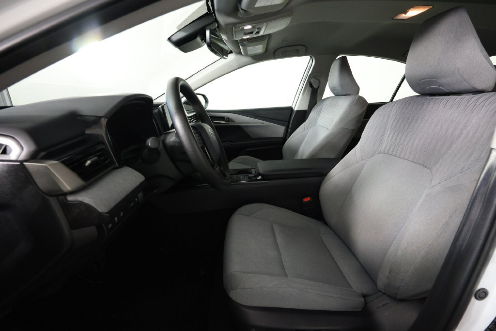 Used 2026 Toyota Camry LE w/ Convenience Package FWD image 14